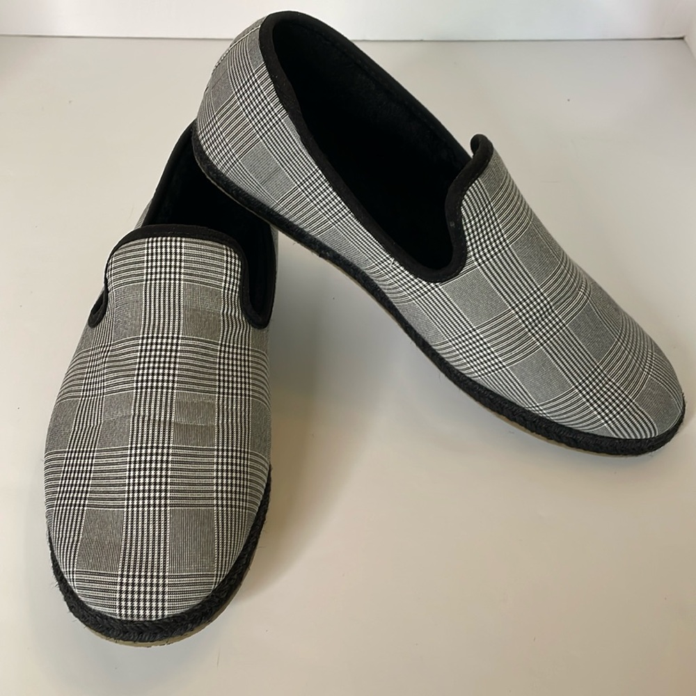 Express Slippers Shoes Mens Indoor Outdoor Black White Plaid Shoes Slippers
